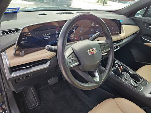 Certified 2024 Cadillac XT4 Luxury w/ Cold Weather Package image 8