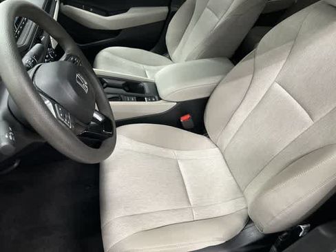 Certified 2025 Honda Accord SE image 10