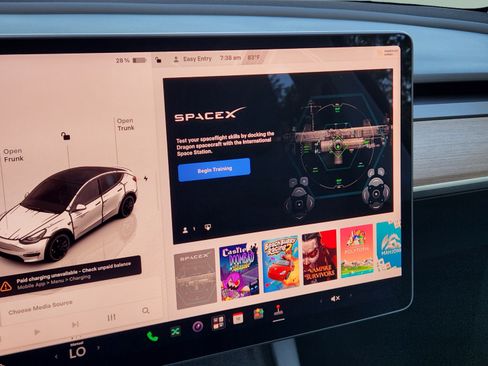 Used 2022 Tesla Model Y Performance AWD/4WD image 14