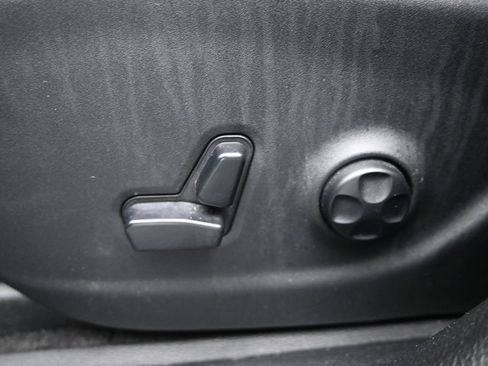 Used 2019 Jeep Cherokee Trailhawk AWD/4WD image 10
