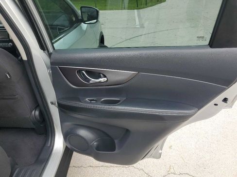 Used 2015 Nissan Rogue S image 26