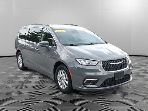 Used 2022 Chrysler Pacifica Touring-L FWD image 10