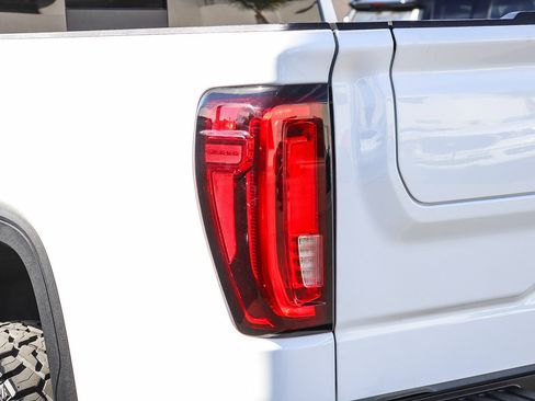 Used 2020 GMC Sierra 1500 AT4 w/ AT4 Premium Package image 12