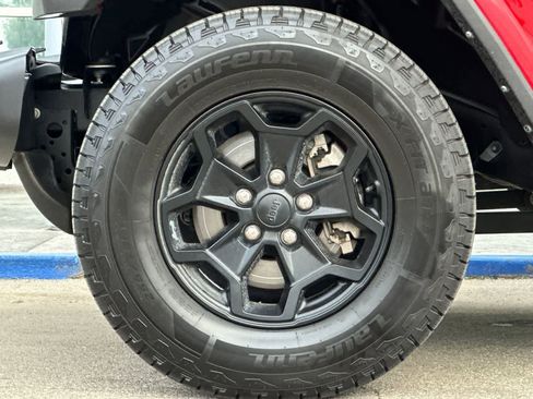 Used 2022 Jeep Gladiator Sport image 31