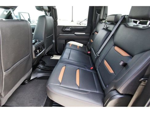 Used 2025 GMC Sierra 2500 AT4 AWD/4WD image 7