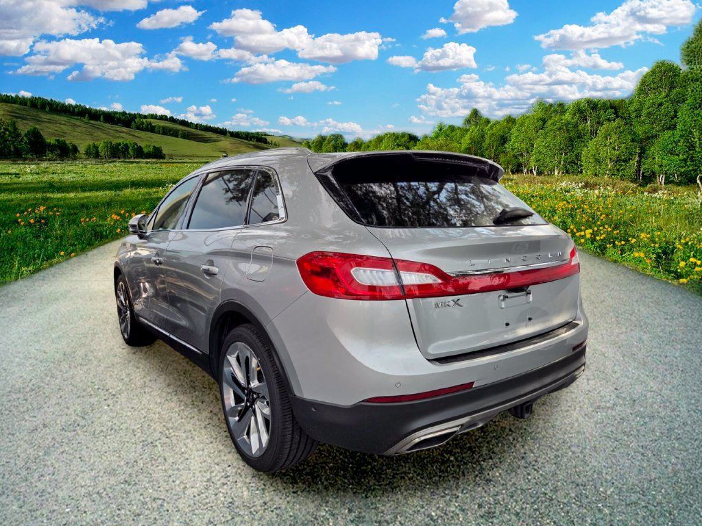 Used 2018 Lincoln MKX Reserve w/ Driver Assistance Package FWD image 3