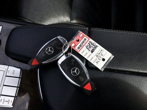 Used 2013 Mercedes-Benz SL 550 image 11