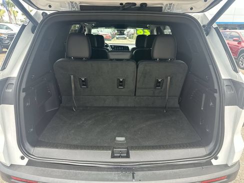 Used 2026 Chevrolet Traverse LT FWD image 19