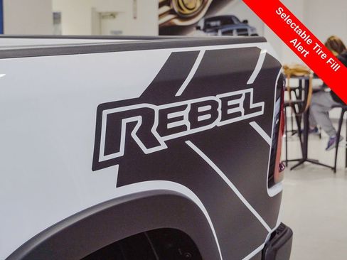 Used 2022 Jeep Grand Cherokee L Laredo image 16