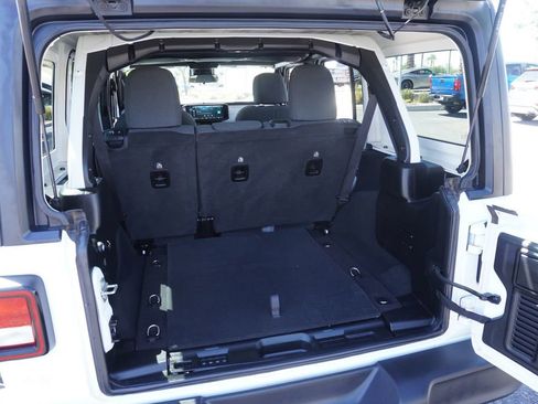 Used 2024 Jeep Wrangler Unlimited Sport AWD/4WD image 9