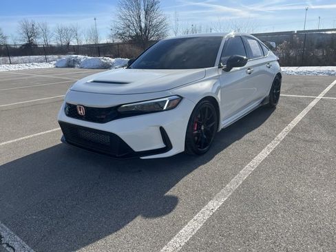 Used 2024 Honda Civic Type R image 3