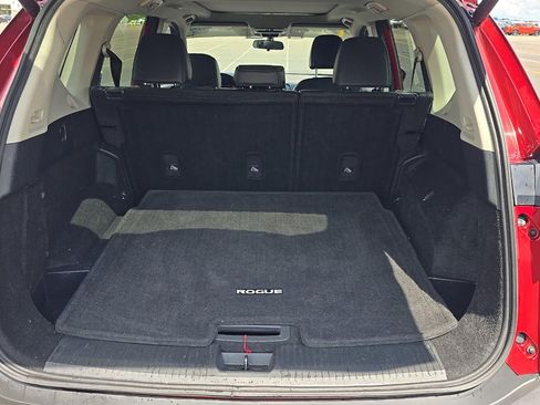 Used 2021 Nissan Rogue SV w/ Premium Package FWD image 18