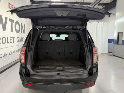 Used 2024 Chevrolet Tahoe Z71 w/ Luxury Package AWD/4WD image 35