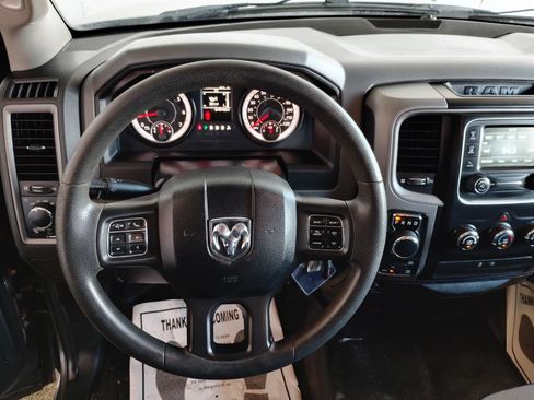 Used 2018 RAM 1500 Express AWD/4WD image 20