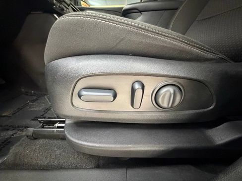 Used 2023 GMC Terrain SLE w/ Driver Convenience Package AWD/4WD image 28
