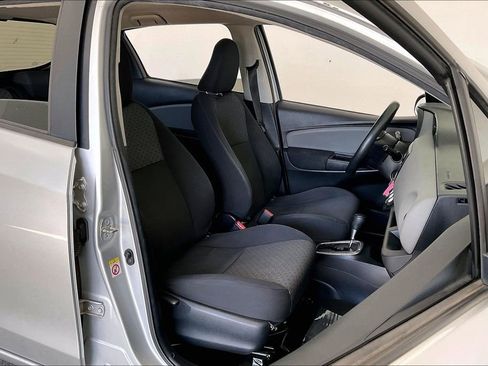 Used 2016 Toyota Yaris L image 10