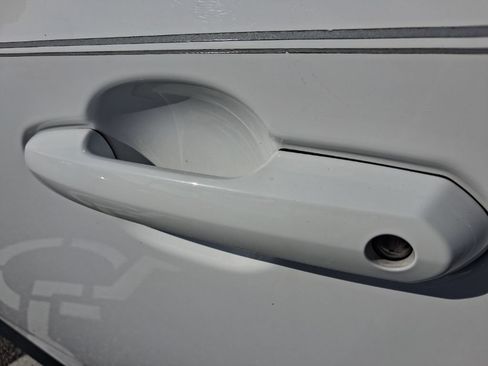 Used 2022 Toyota RAV4 LE FWD image 16