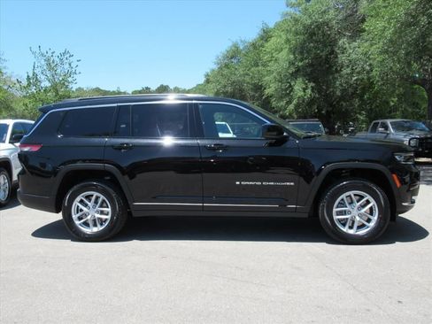 New 2026 Jeep Grand Cherokee L Laredo AWD/4WD image 2
