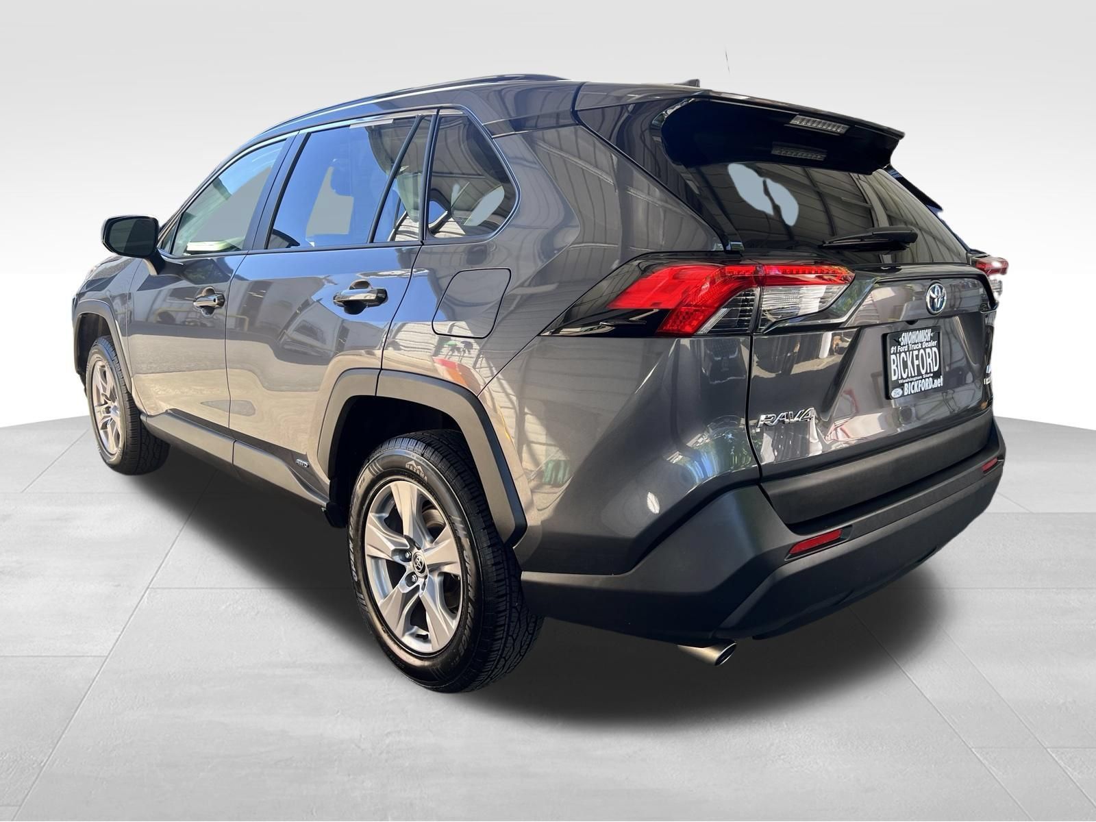 Used 2022 Toyota RAV4 LE AWD/4WD image 8