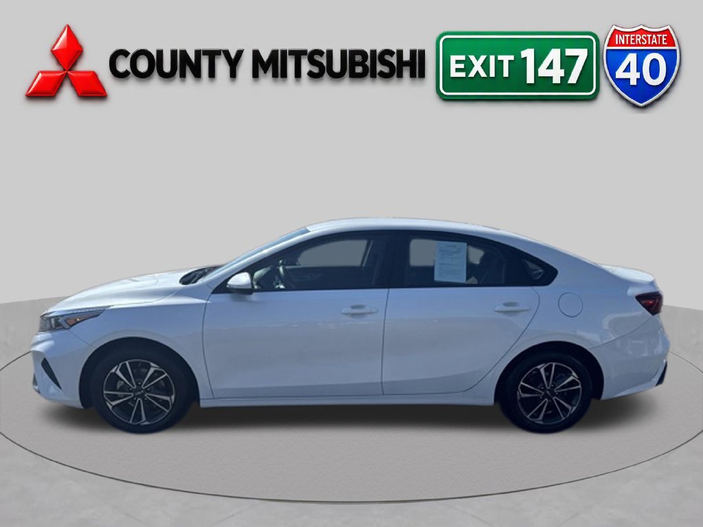 Used 2024 Kia Forte LXS FWD image 3