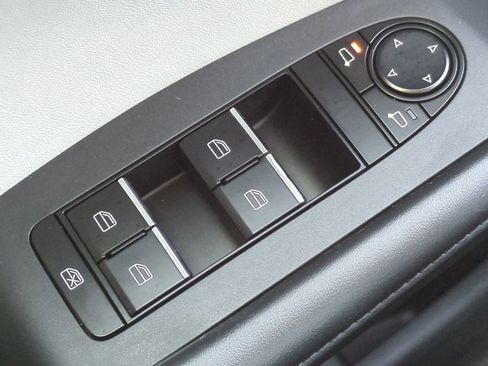 Used 2020 MAZDA MAZDA3 Sedan w/ Select Package image 21