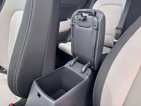 New 2026 Hyundai Venue SEL FWD image 37