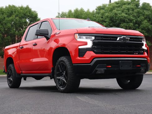 Used 2024 Chevrolet Silverado 1500 LT Trail Boss w/ Convenience Package II AWD/4WD image 1