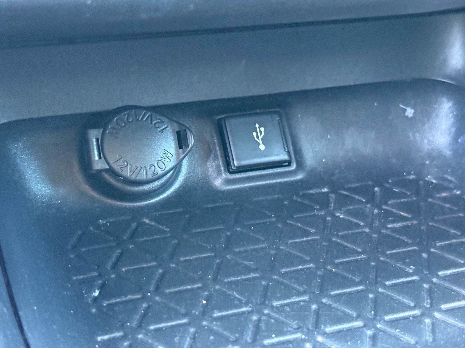 Used 2022 Toyota RAV4 XLE w/ XLE Grade Weather Package FWD image 24