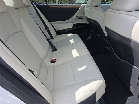 New 2025 Lexus ES 350 w/ Premium Package image 13