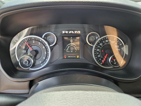 Used 2024 RAM 2500 Big Horn AWD/4WD image 28