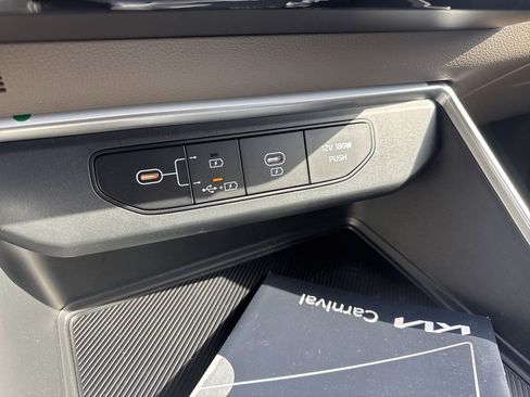 New 2026 Kia Carnival image 5