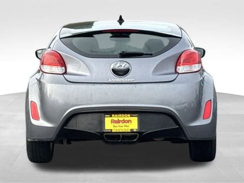 Used 2017 Hyundai Veloster Value Edition image 9