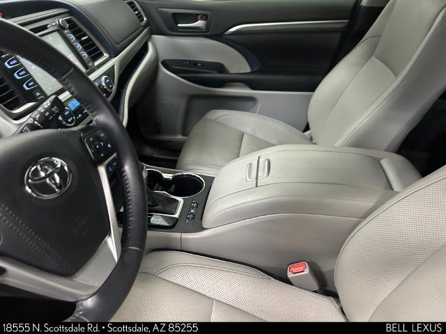 Used 2019 Toyota Highlander Limited AWD/4WD image 17