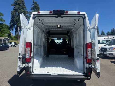 Used 2026 RAM ProMaster 2500 w/ Convenience Group FWD image 21