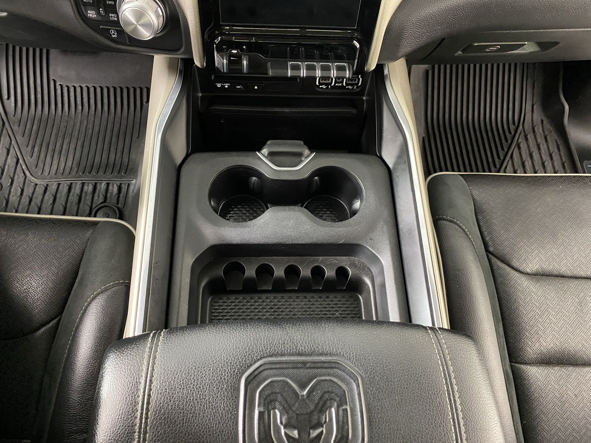 Used 2019 RAM 1500 Laramie AWD/4WD image 29