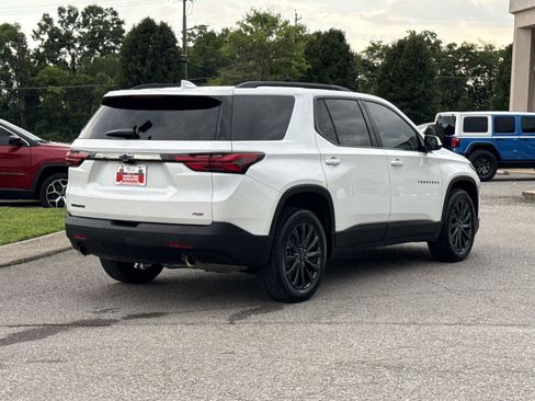 Used 2023 Chevrolet Traverse RS FWD image 5