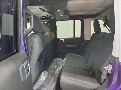 New 2026 Jeep Wrangler Unlimited Sahara w/ Whitecap Package AWD/4WD image 8