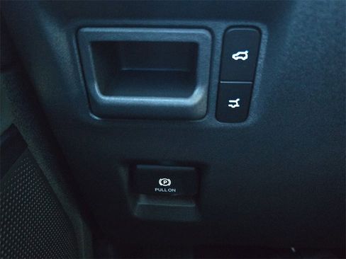 New 2025 Ford Expedition Active image 27