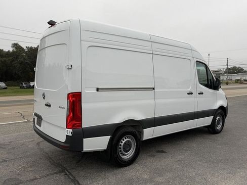 New 2025 Mercedes-Benz Sprinter 2500 image 9