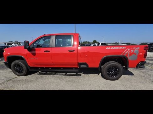Used 2025 Chevrolet Silverado 3500 W/T AWD/4WD image 3