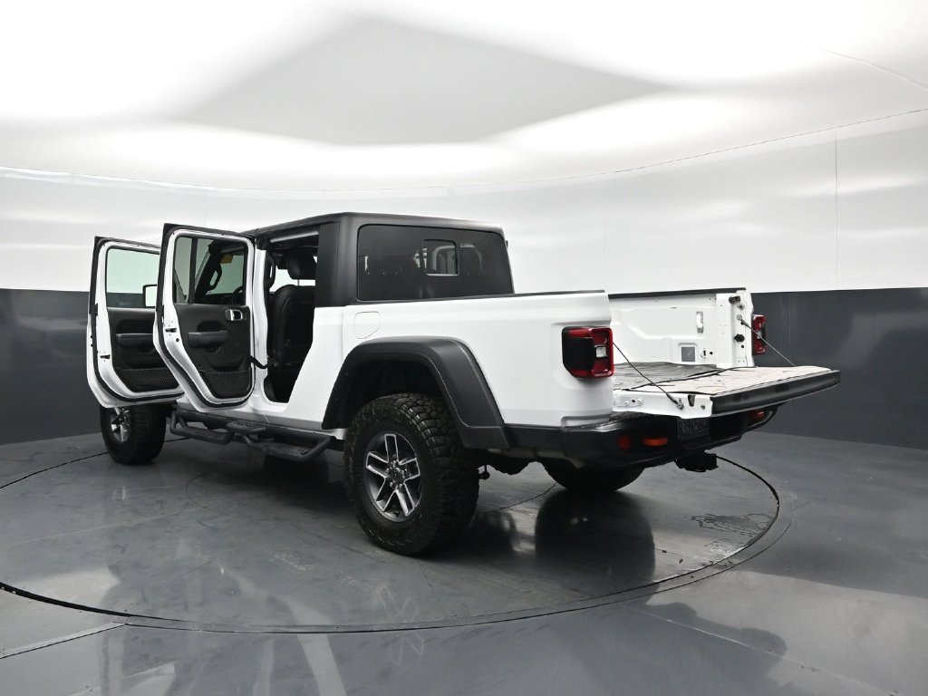Used 2024 Jeep Gladiator Mojave AWD/4WD image 36