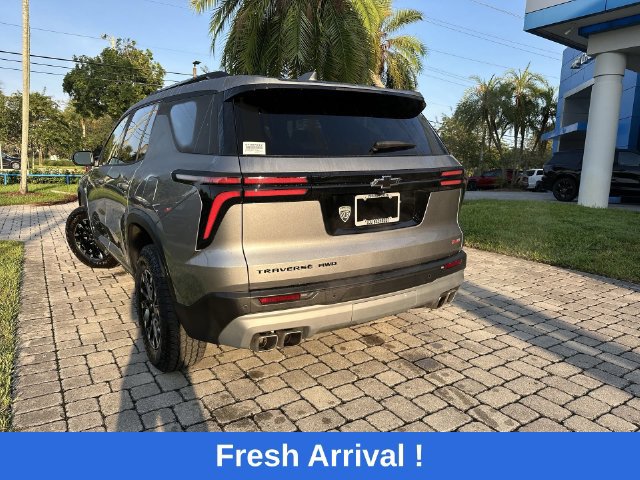 Used 2025 Chevrolet Traverse Z71 w/ Driver Confidence Package AWD/4WD image 12