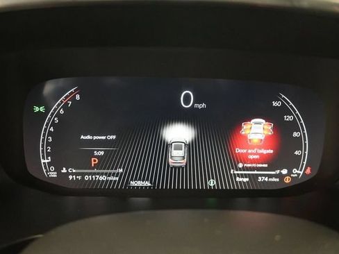 Used 2025 Acura MDX FWD w/ Technology Package image 11