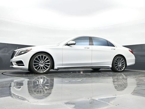 Used 2017 Mercedes-Benz S 550 Sedan image 42