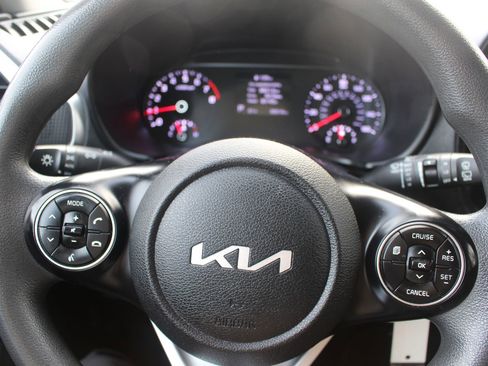 Used 2022 Kia Soul LX w/ Technology Package image 19