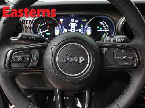Used 2023 Jeep Wrangler Unlimited w/ Convenience Group AWD/4WD image 10