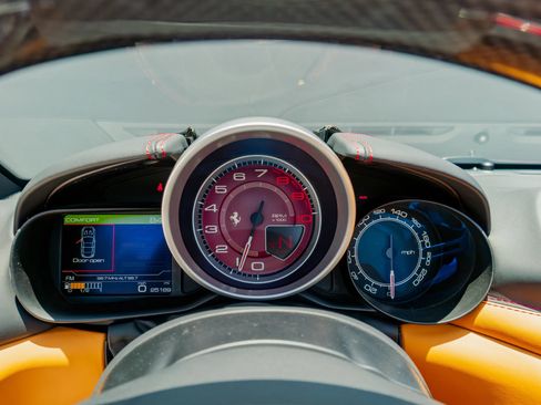 Used 2016 Ferrari California T RWD image 67