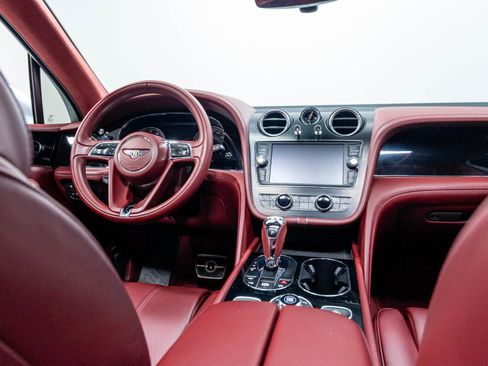 Used 2020 Bentley Bentayga AWD/4WD image 39