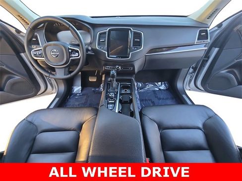 Used 2019 Volvo XC90 T6 Momentum image 9