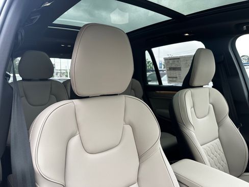 New 2025 Volvo XC90 T8 Plus w/ Protection Package Premier image 9